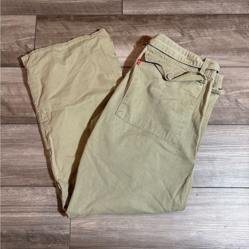 Women’s Levis Tan Low Slouch Trooper Size XL Hiking Pants Pockets